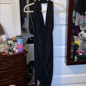 Wear it a bunch of ways black midi/mini dress sz S